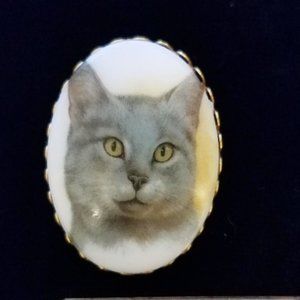 Vintage White Cat Brooch